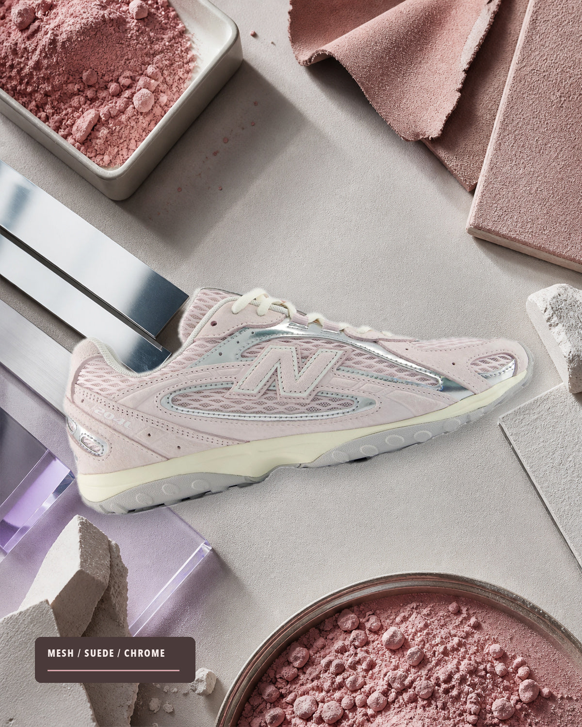 New Balance 204L U204L210 淺粉麂皮網布與銀色拼接細節