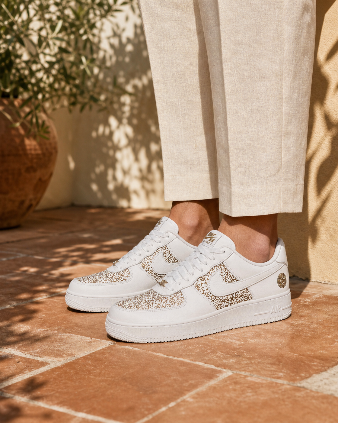 Nike Air Force 1 Low IV5754-100 赤陶迴廊穿著圖