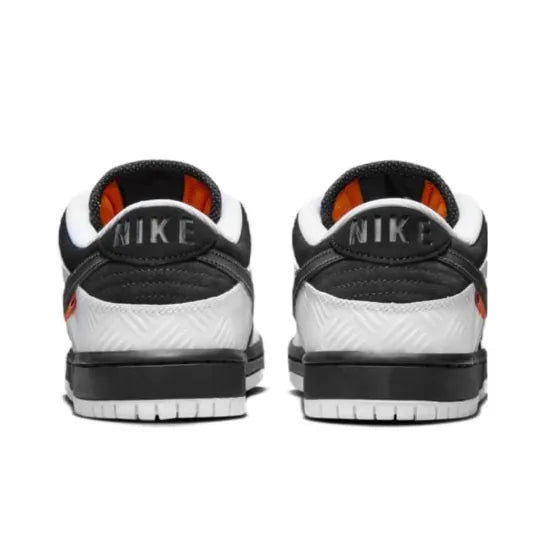 TIGHTBOOTH x Nike Dunk SB Low Pro " Black and White " FD2629-100 黑白