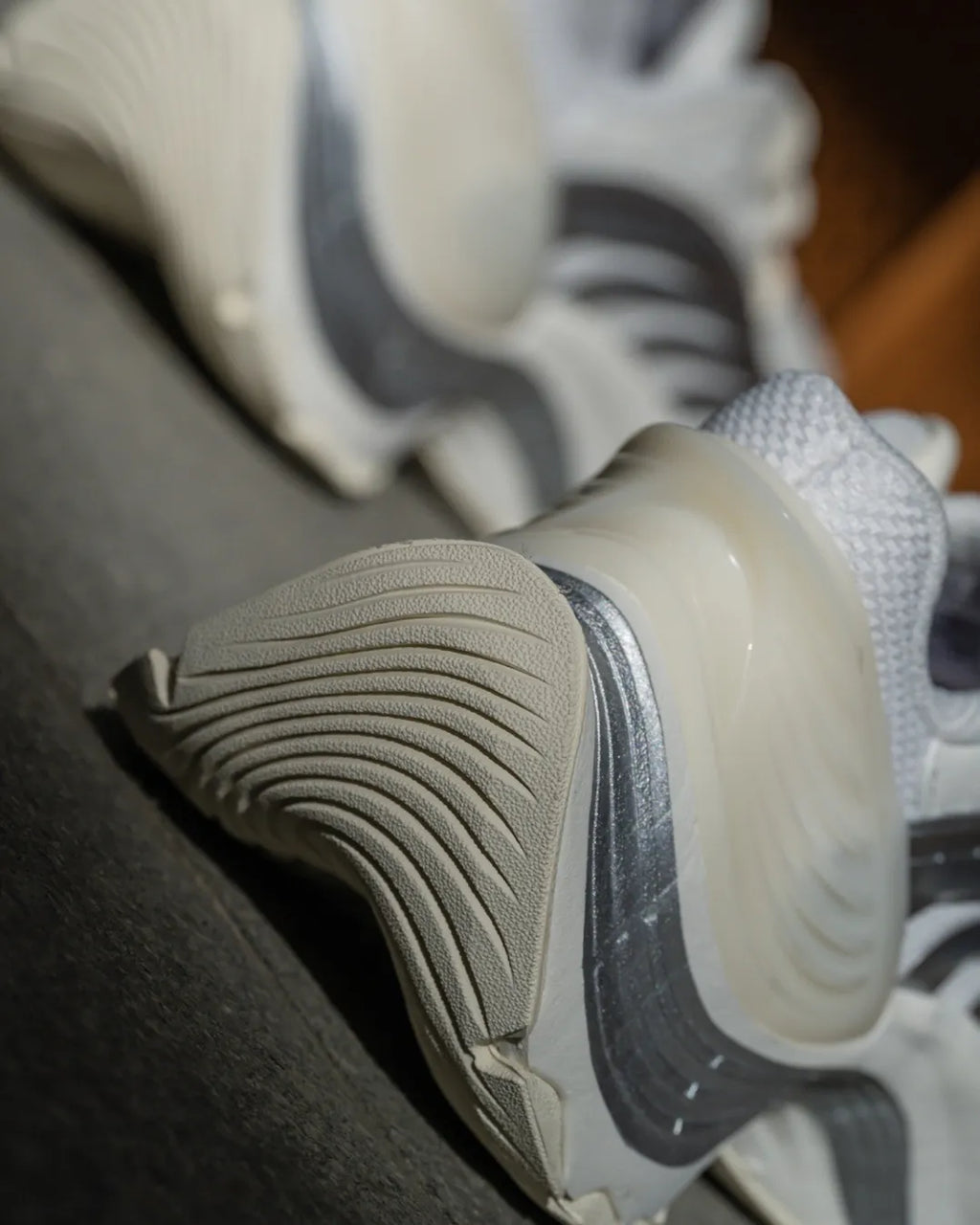 Adidas XLG MTW 銀色 JR6390