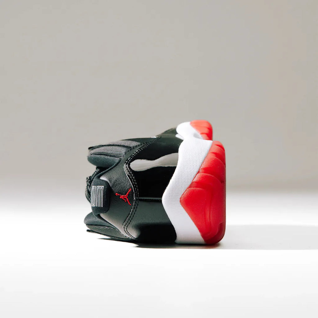 Air Jordan 11 Low “Bred” 2025 經典黑紅 FV5104-006
