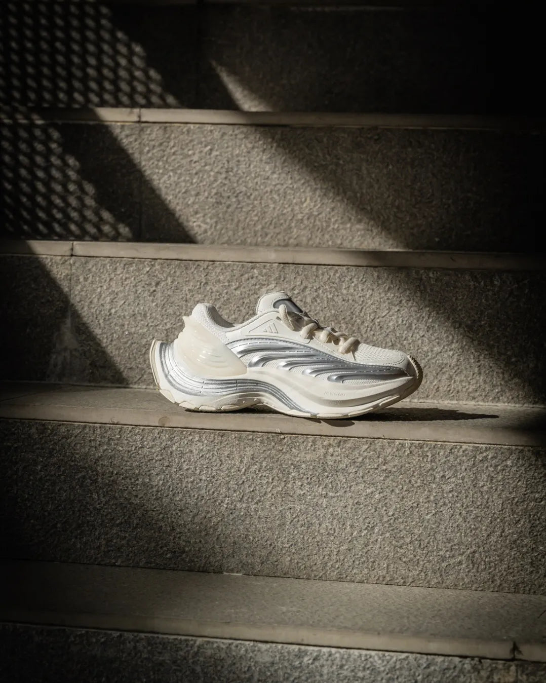Adidas XLG MTW 銀色 JR6390