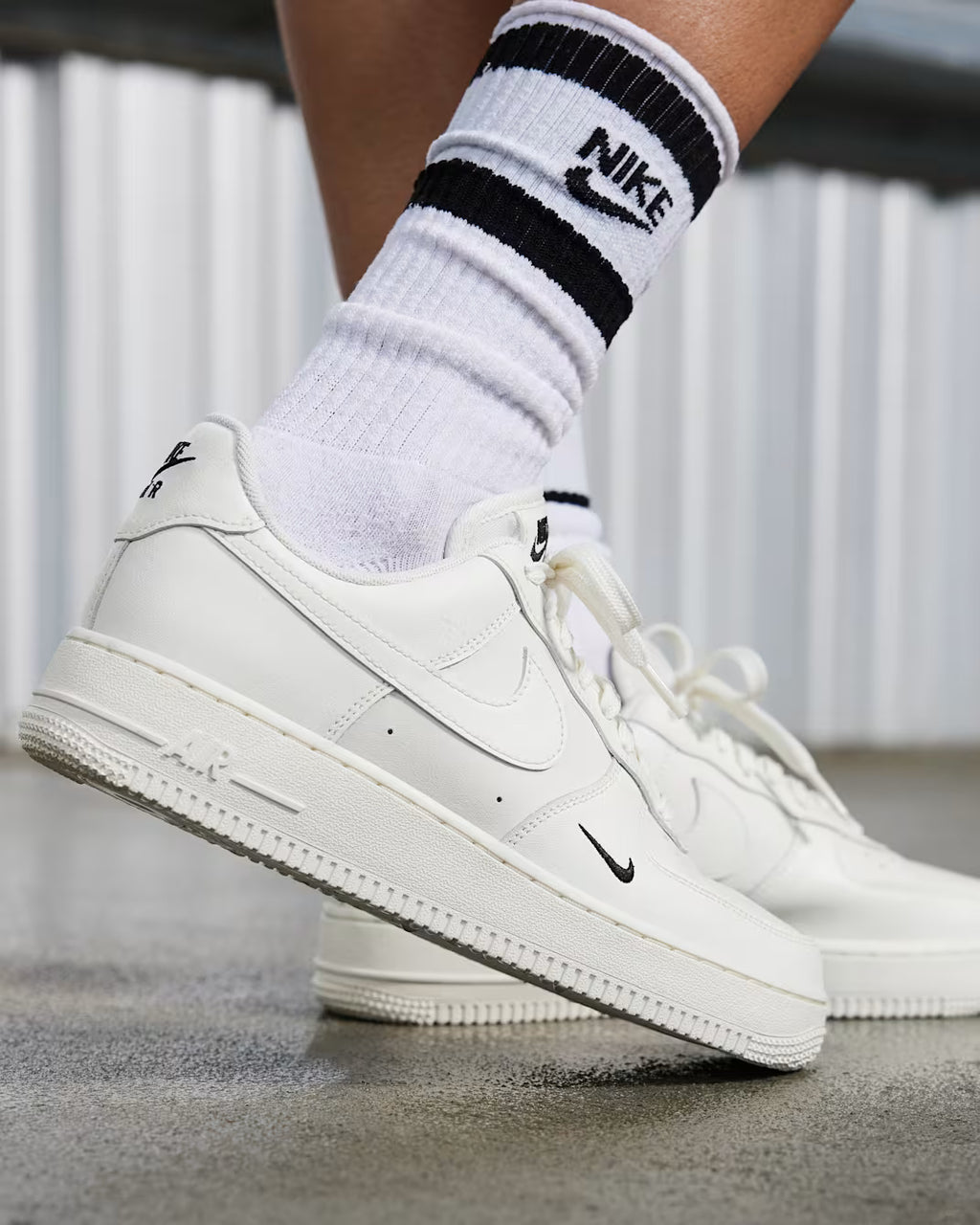 Nike Air Force 1 ’07 Essential 奶油白小黑勾 HF1058-133