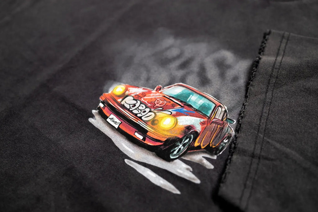 𝗞𝗔𝗦𝗔𝗢 𝗠𝗔𝗗𝗘®︎ FW24 “Porsche 964 Klassiek” Tee