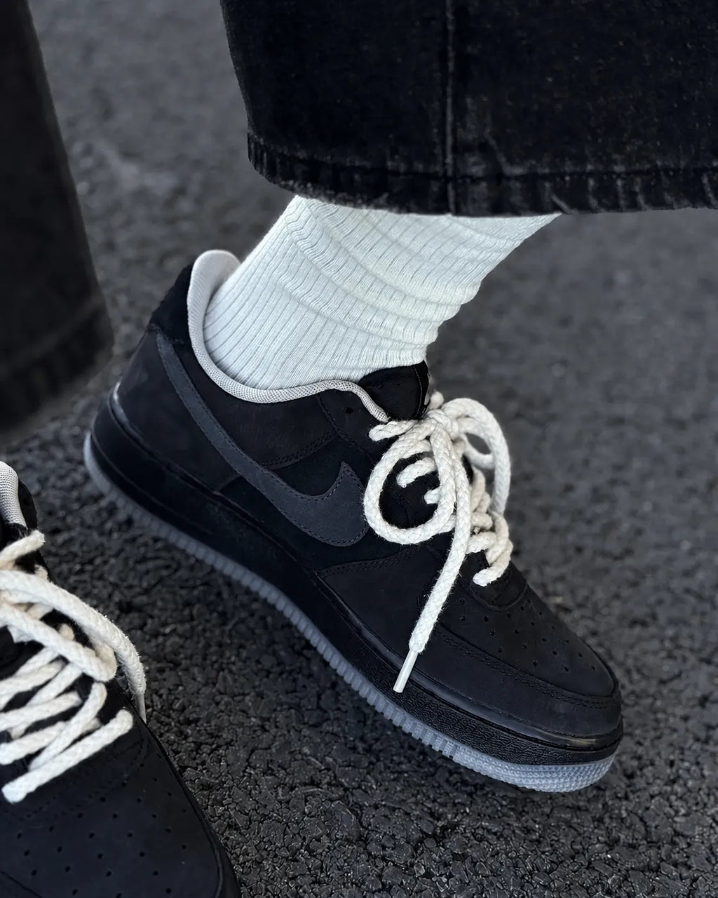 NIKE AIR FORCE 1 Black Fossil