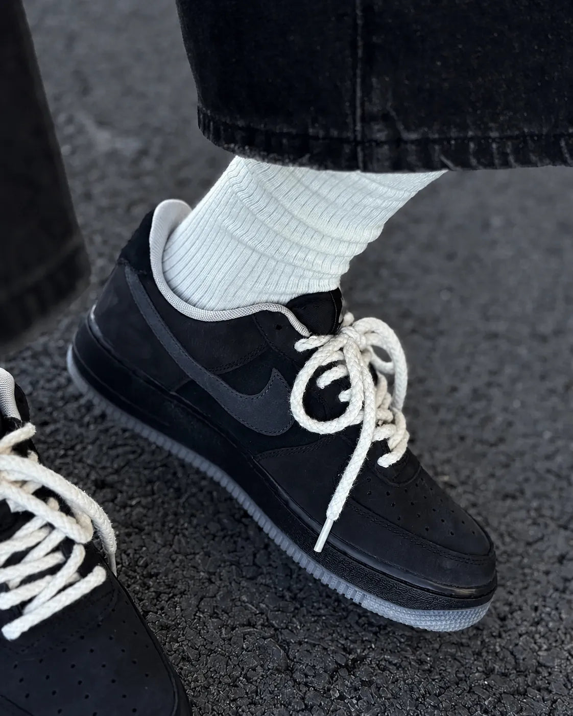 NIKE AIR FORCE 1 Black Fossil