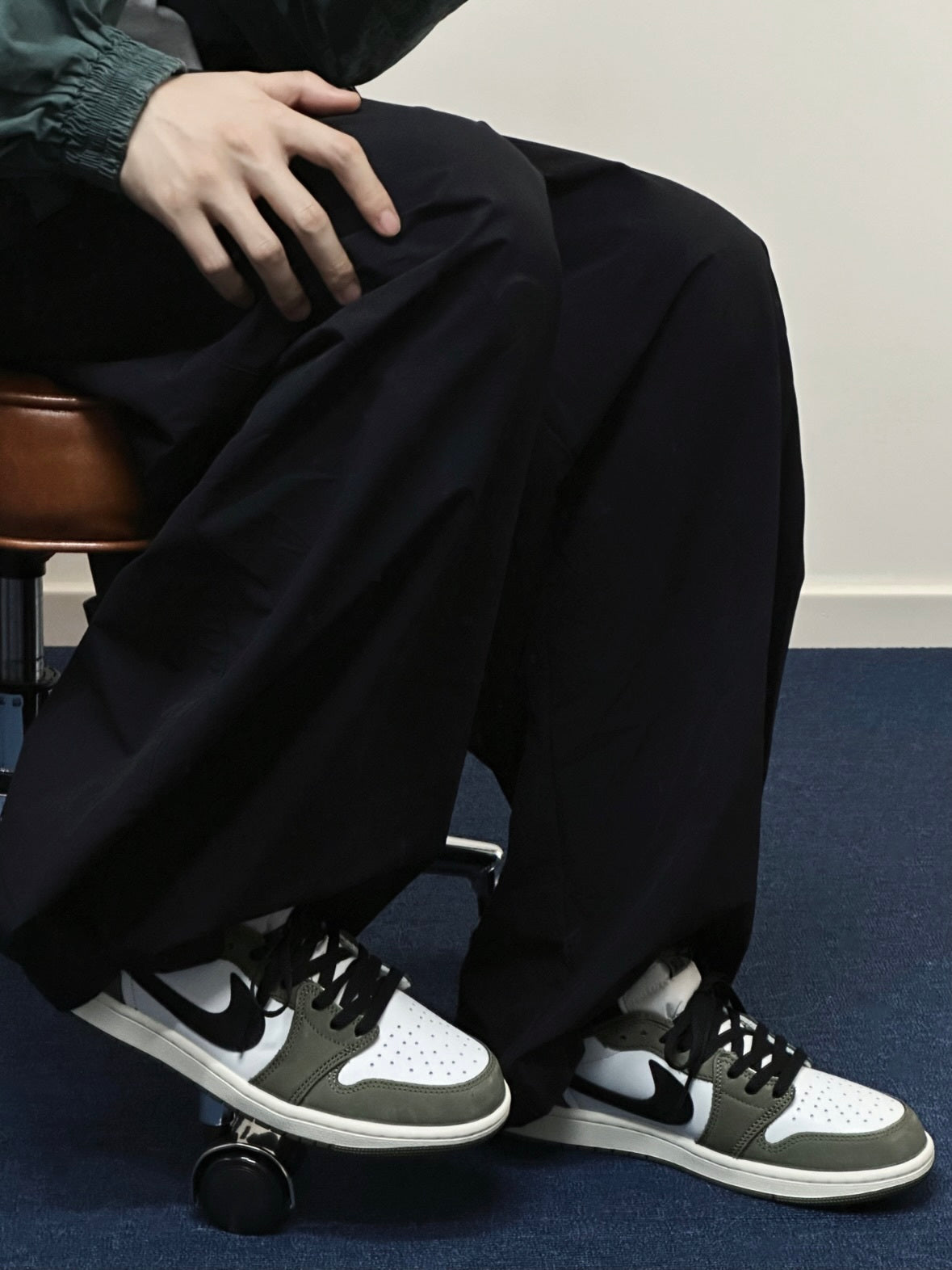 Nike Air Jordan 1 Retro Low OG 小倒勾 橄欖綠 大童鞋 HQ6999-200
