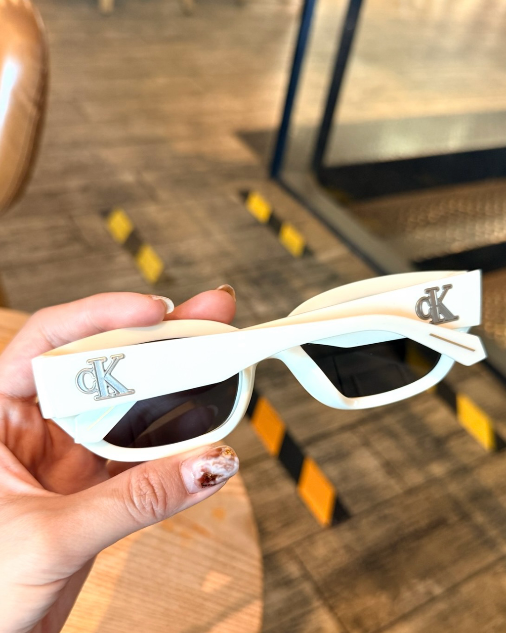 CALVIN KLEIN 墨鏡 太陽眼鏡 方框 貓眼 CK 黑色 米白色