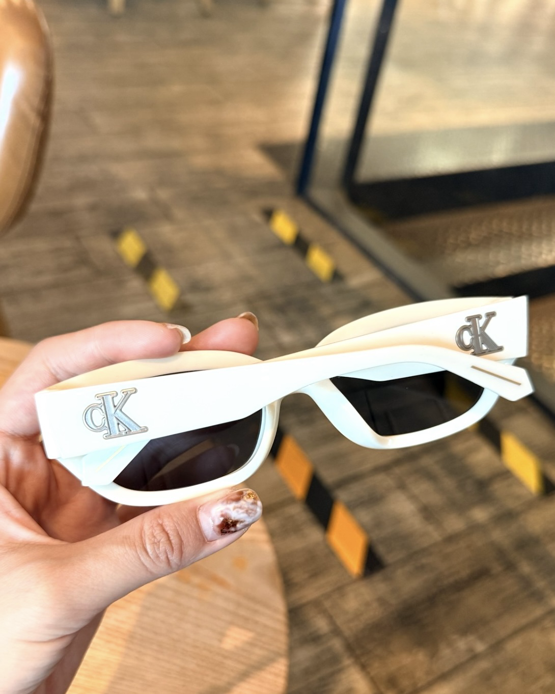 CALVIN KLEIN 墨鏡 太陽眼鏡 方框 貓眼 CK 黑色 米白色