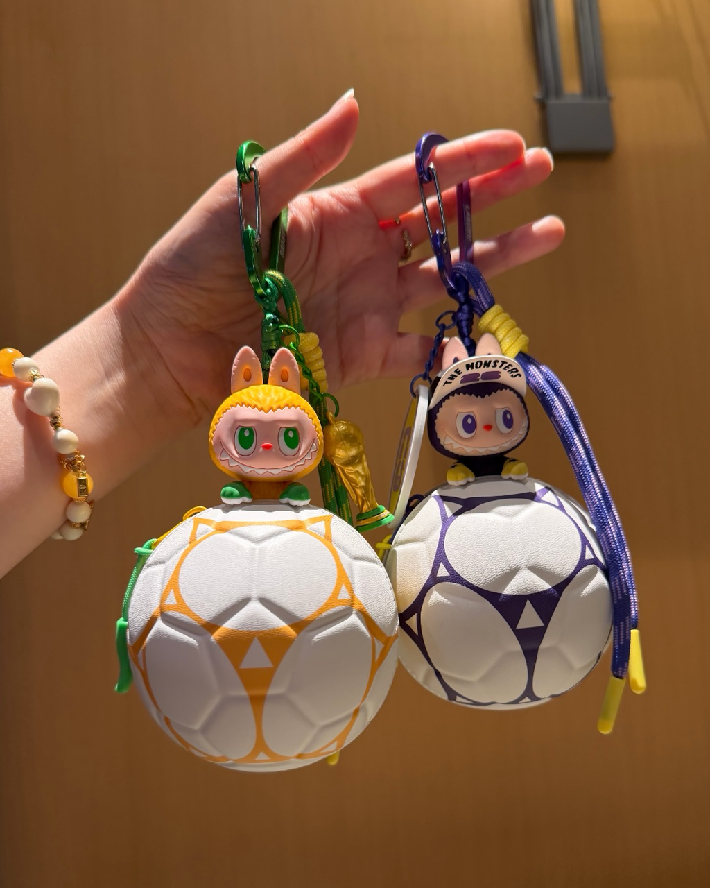 POPMART LABUBU x 2026 FIFA 足球迷你包 盲盒 世界盃足球 聯名 泡泡瑪特