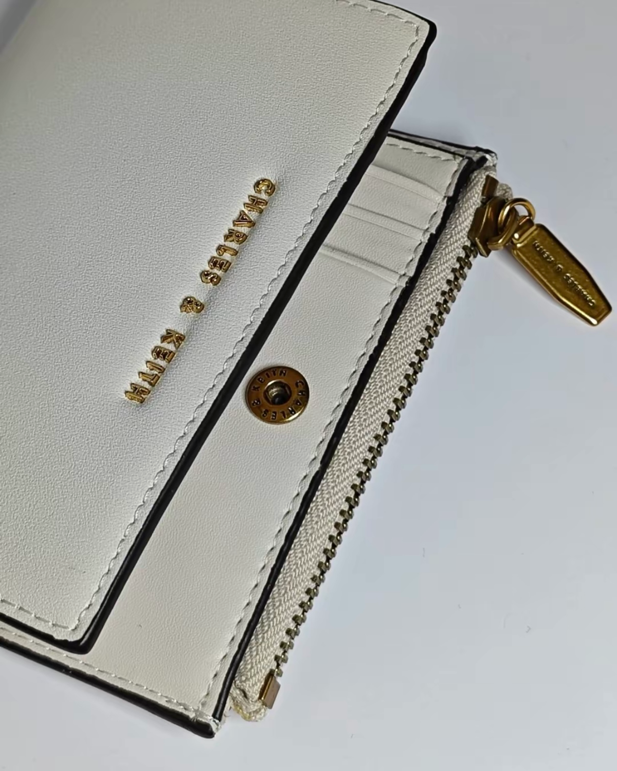 CHARLES & KEITH 小CK 象牙白 巧克力棕 拉鏈短夾 錢包 CK6-10680907