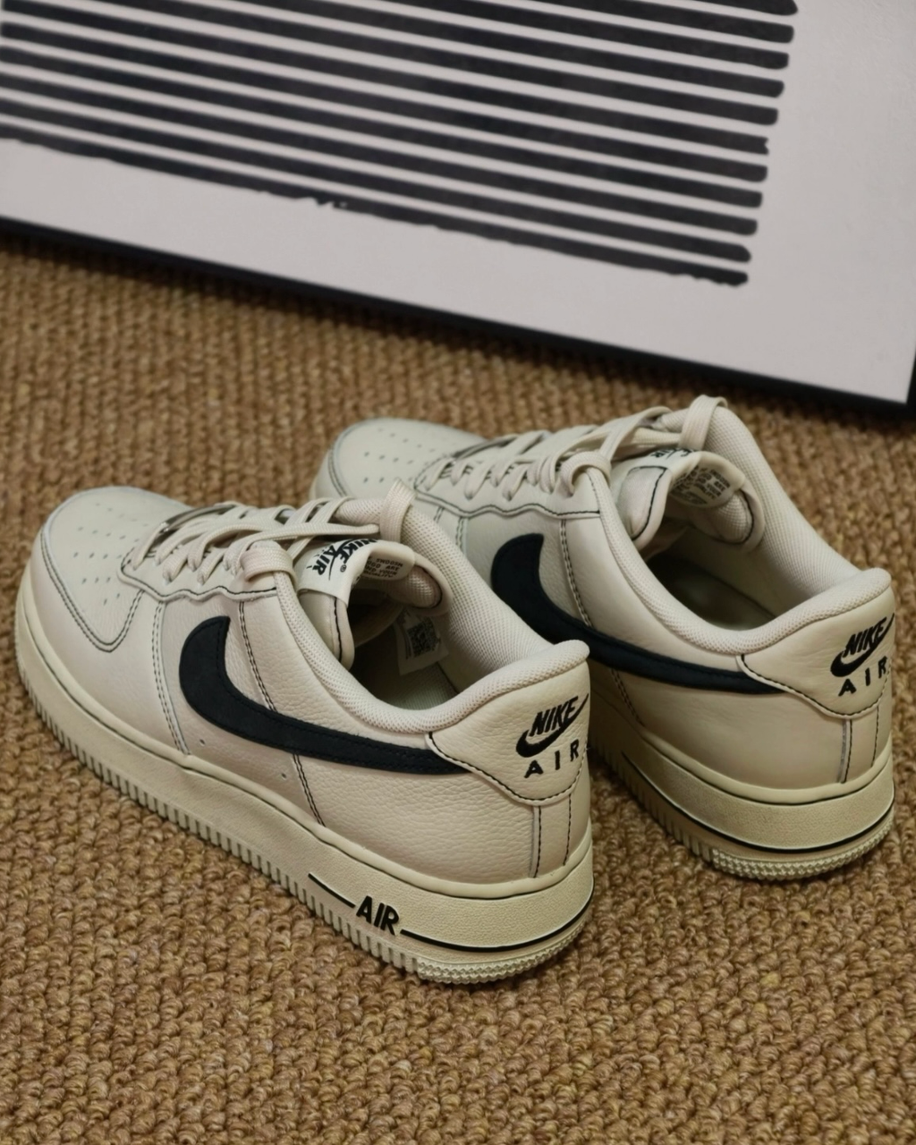 NIKE AIR FORCE 1 LOW 椰奶 米色 黑色 縫線 黑勾 復古 休閑鞋 HQ2037-200