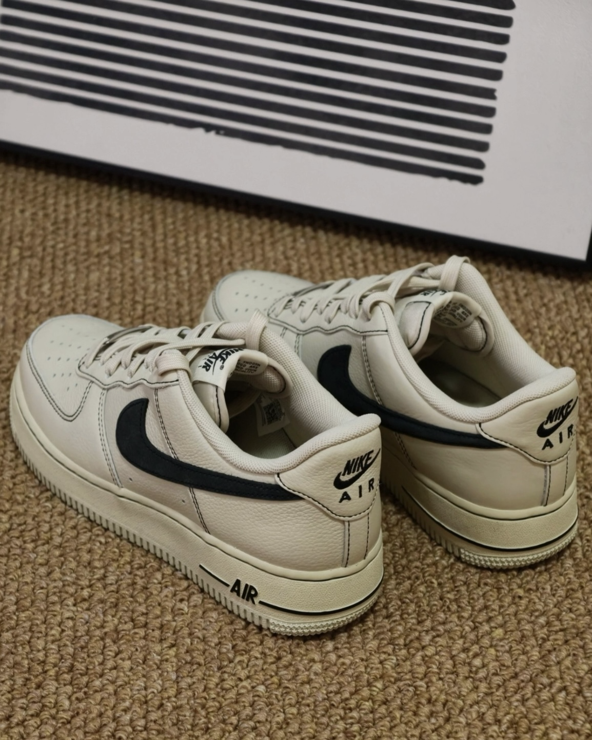 NIKE AIR FORCE 1 LOW 椰奶 米色 黑色 縫線 黑勾 復古 休閑鞋 HQ2037-200