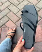 CROCS MIAMI TOE LOOP SANDAL 邑阿密拖鞋 指環 防水 涼鞋 女鞋 黑色 米白色