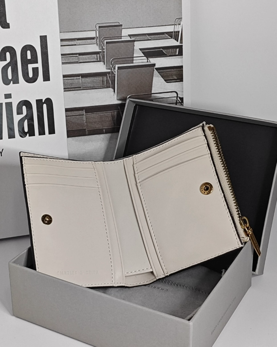 CHARLES & KEITH 小CK 象牙白 巧克力棕 拉鏈短夾 錢包 CK6-10680907