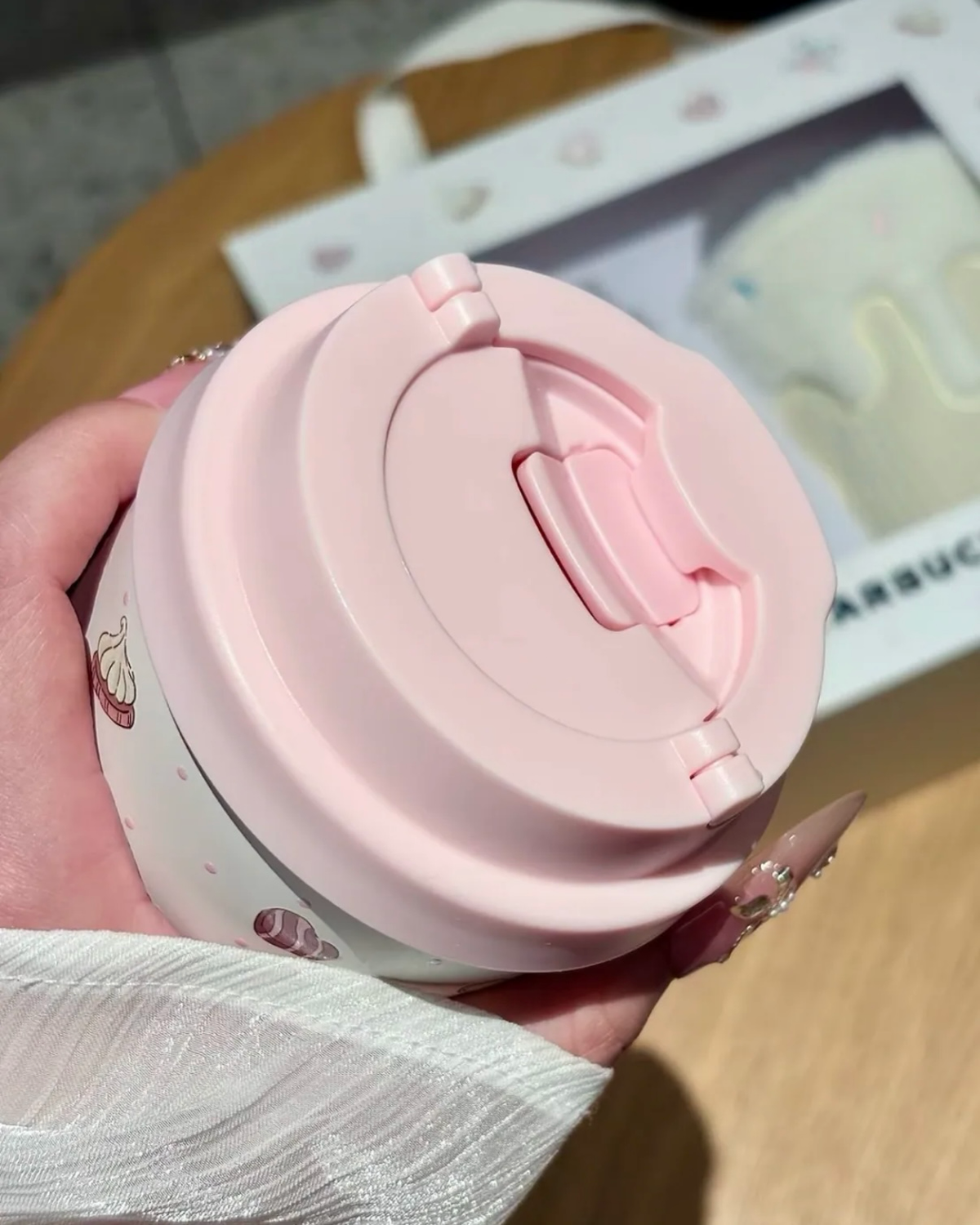 STARBUCKS 星巴克 夏日甜品派對系列 直飲杯禮盒 380ml 附毛絨杯套