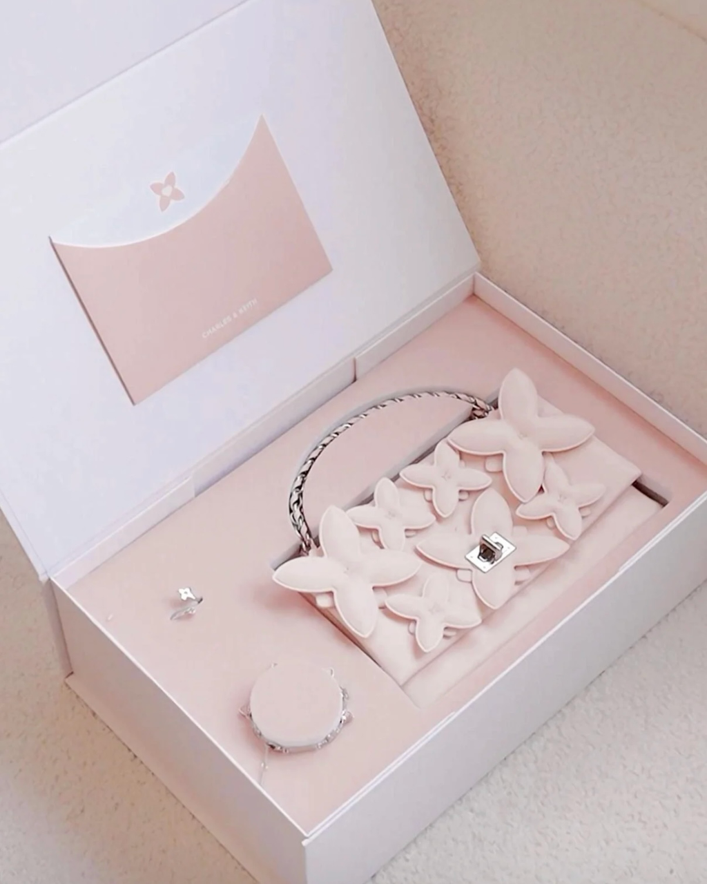 CHARLES & KEITH 小CK 七夕限定禮盒粉色花朵包肩背包手鏈戒指 CK17-20271828-A