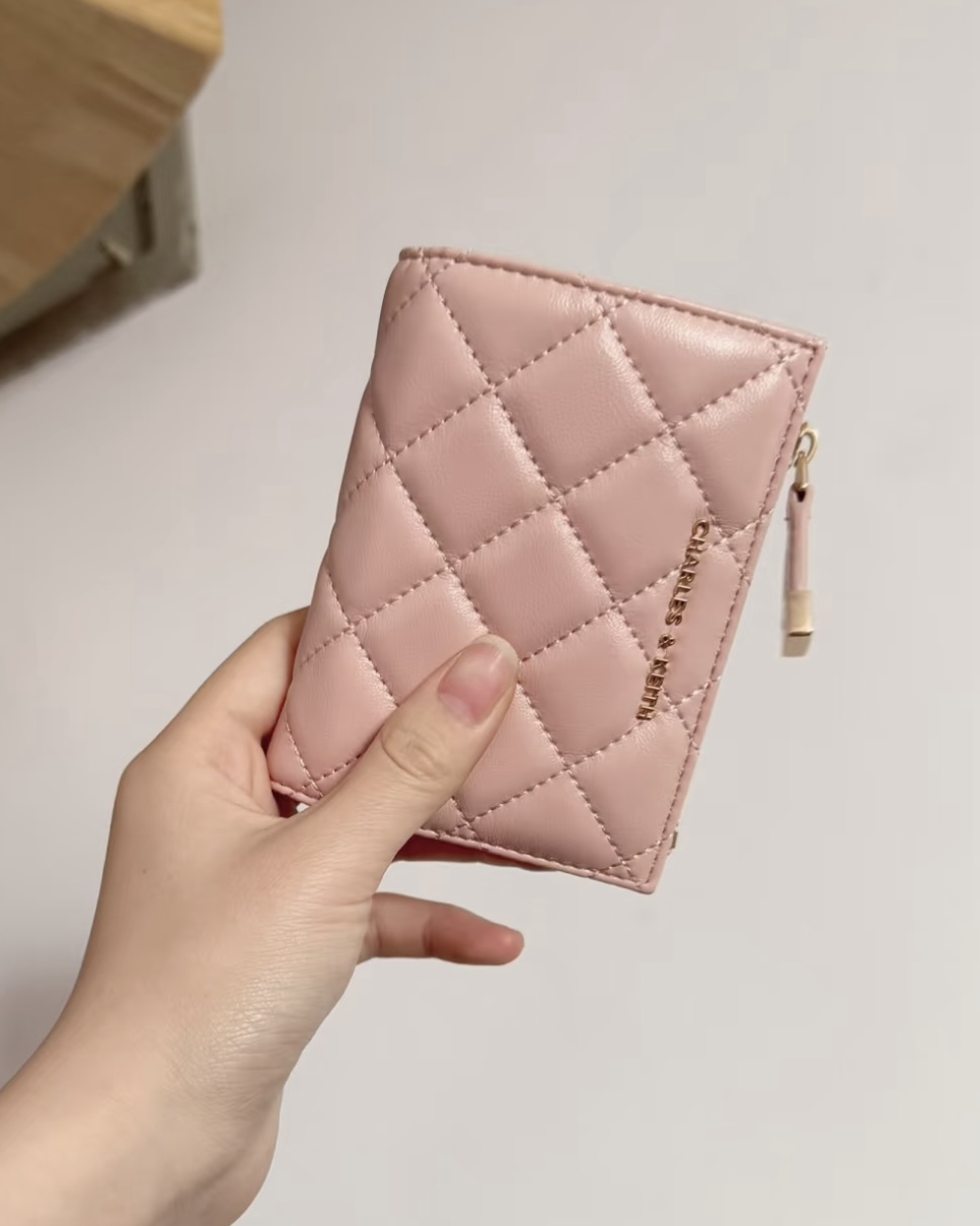 CHARLES & KEITH 小CK Alva 菱格紋 綎縫 拉鏈 短夾 錢包 CK6-10770729
