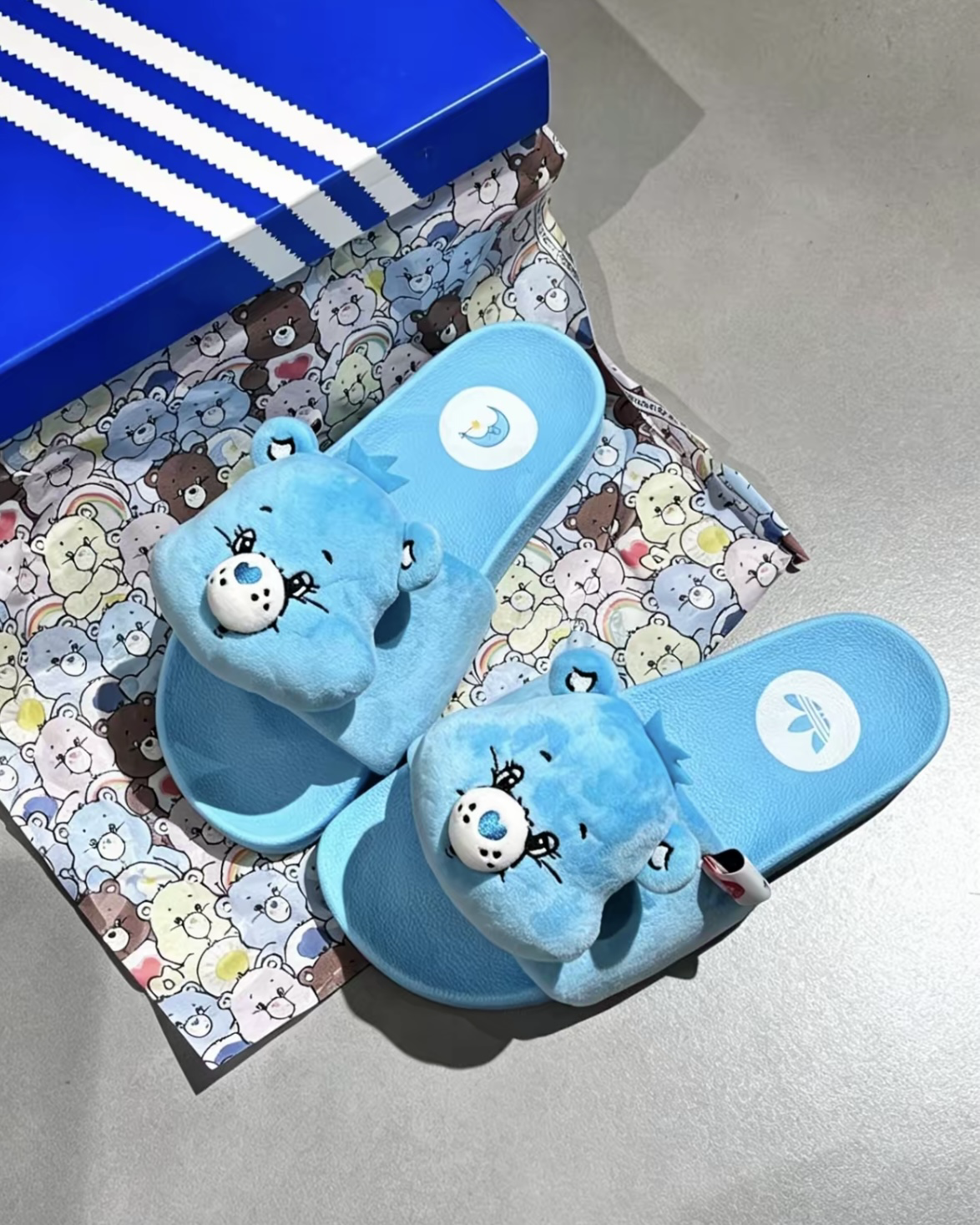 ADIDAS x CARE BEARS Adilette 彩虹熊聯名毛絨拖鞋睡覺熊陽光熊樂觀熊