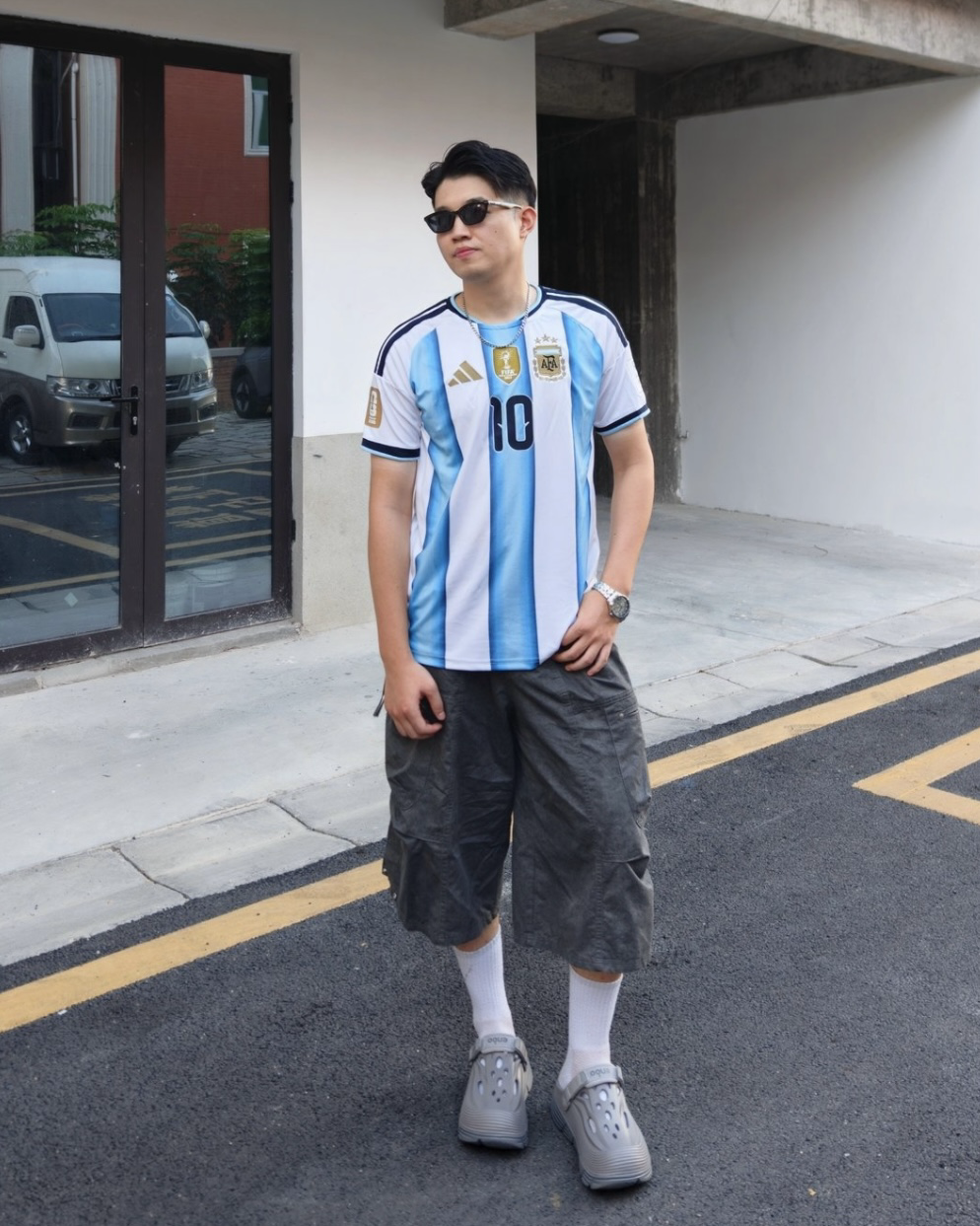 ADIDAS x 2026 FIFA 阿根廷主場球迷版10號梅西球衣世界盃足球衣吸濕排汗短袖 KA8117
