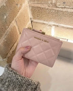 CHARLES & KEITH 小CK Alva 菱格紋 綎縫 拉鏈 短夾 錢包 CK6-10770729