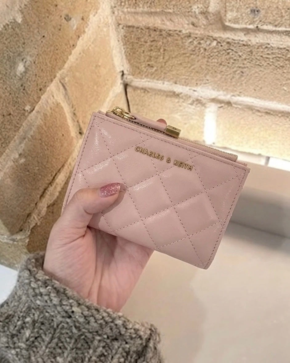 CHARLES & KEITH 小CK Alva 菱格紋 綎縫 拉鏈 短夾 錢包 CK6-10770729