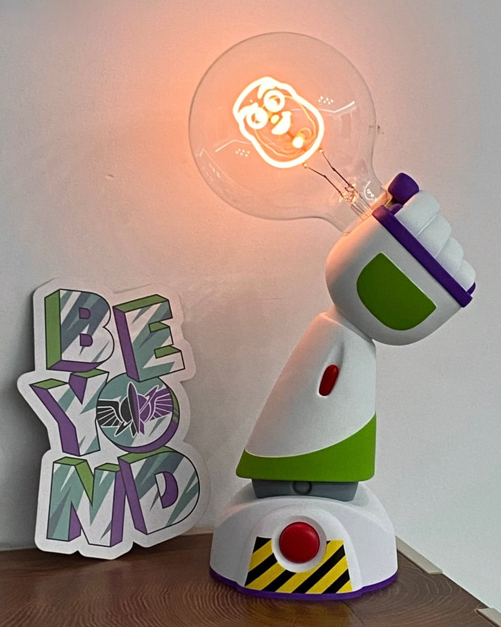正版授權SUNDAY HOME 巴斯光年 手檔燈 夜燈 玩具總動員 公仔 迪士尼