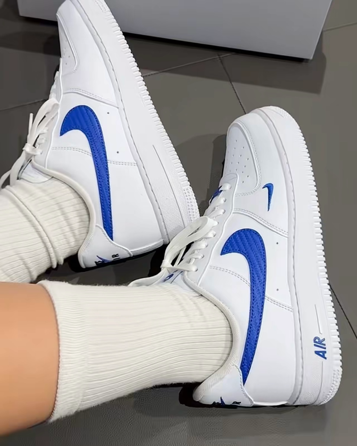 NIKE AIR FORCE 1 '07 皇家藍白 刺繡小勾 碳纖維勾 低筒休閑鞋 男鞋 IV5732-100