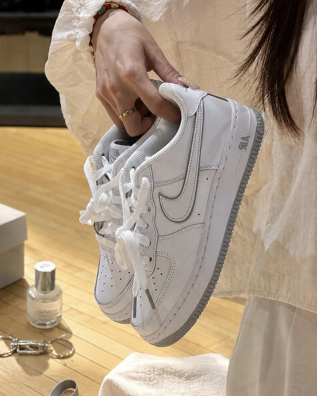 NIKE AIR FORCE 1 LOW GS 白灰 滾邊 低筒休閑鞋 大童鞋 女鞋 DX5805-100