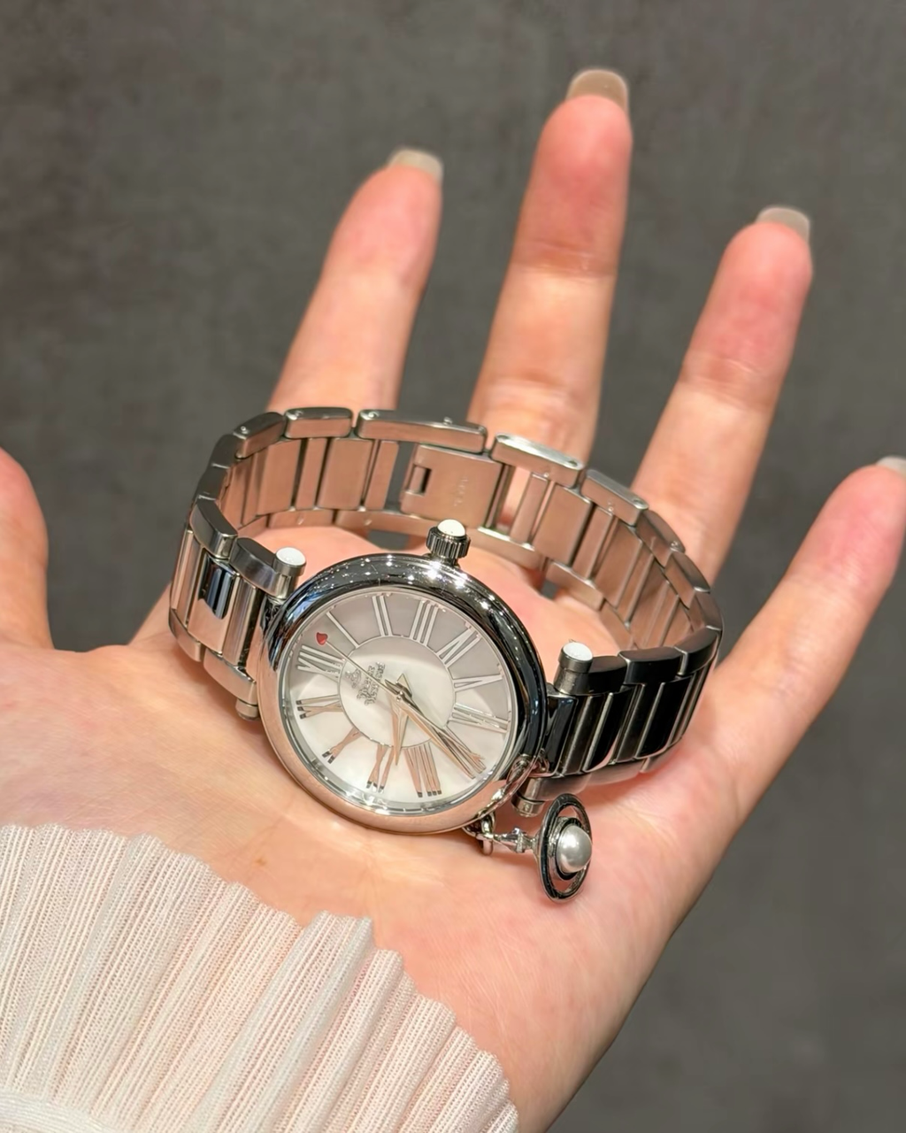 Vivienne Westwood 不锈鋼手錶 銀白色 防水 土星吊墜 石英機芯 西太后 薇薇安