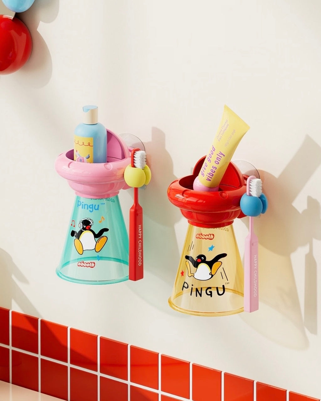 正版授權PINGU 企鵝家族 UFO造型 磁吸 漱口杯組