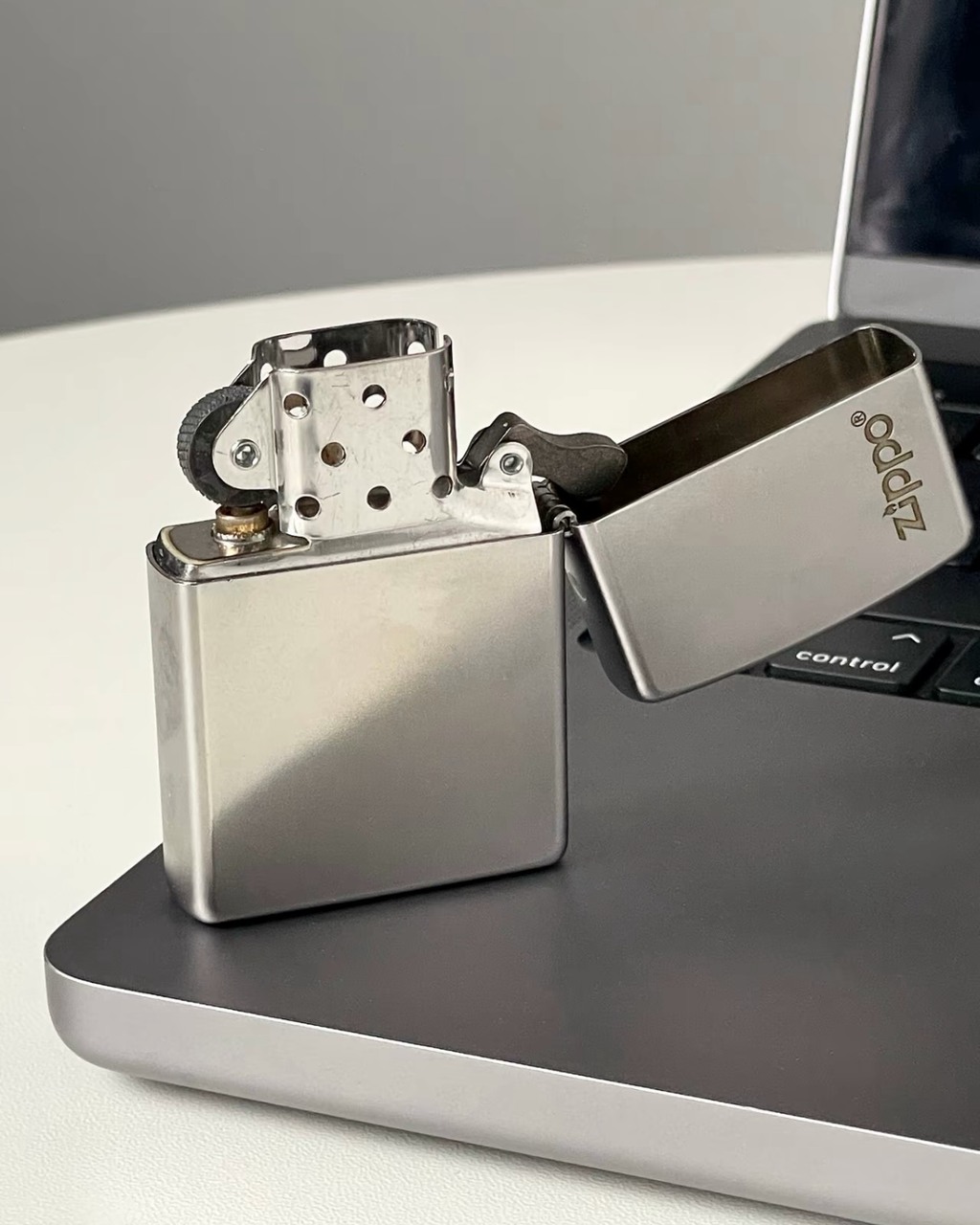 ZIPPO x MARVEL 漫威 蜘蘱人 聯名款 雷射雕刻 煤油打火機 禮盒裝