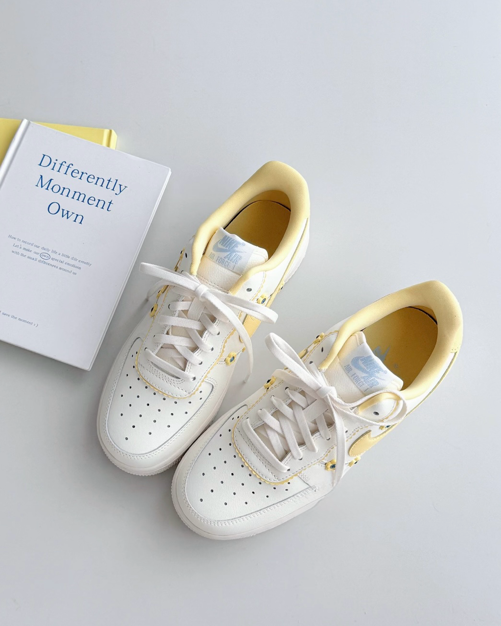 NIKE AIR FORCE 1 檔檬黃 奶油小黃花 低筒休閑鞋 女鞋 IW2348-170