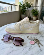 Nike AJ1 x Travis Scott 淺粉倒鉤米白粉聯名低筒休閑鞋男女鞋 IQ7604-100