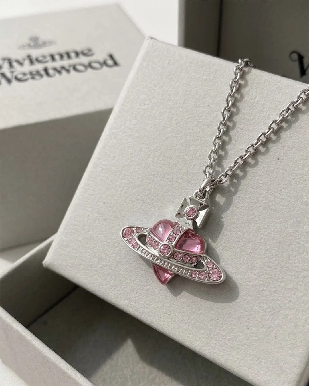 Vivienne Westwood New Diamante Heart 不對稱心型粉色水晶項鎍西太后薇薇安