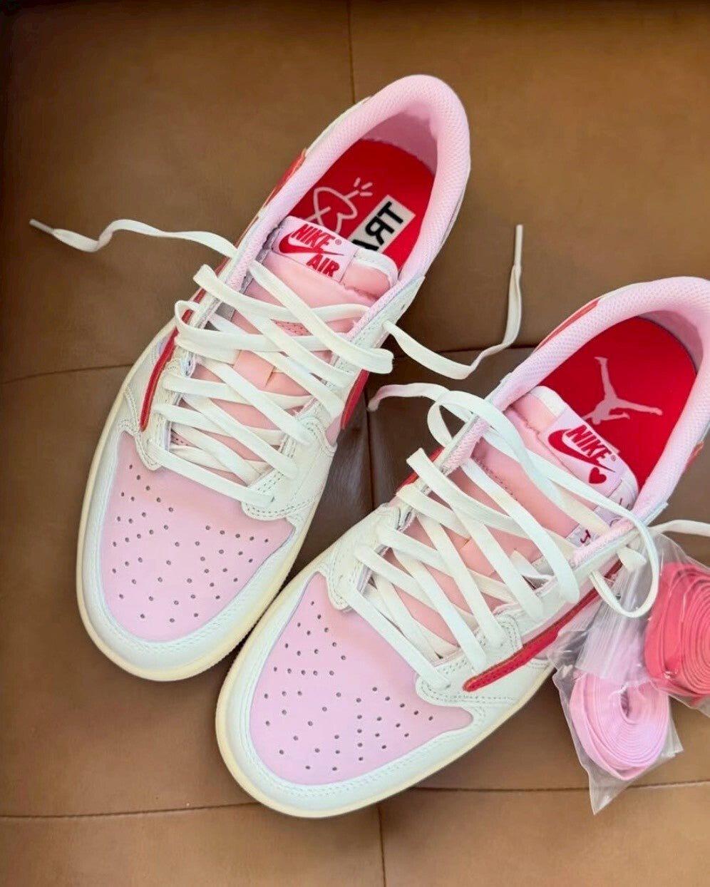 Nike AJ1 x Travis Scott 紅粉倒鉤桃粉色聯名低筒休閒鞋男女鞋 IQ7604-101
