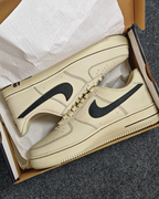 NIKE AIR FORCE 1 LOW 椰奶 米色 黑色 縫線 黑勾 復古 休閑鞋 HQ2037-200