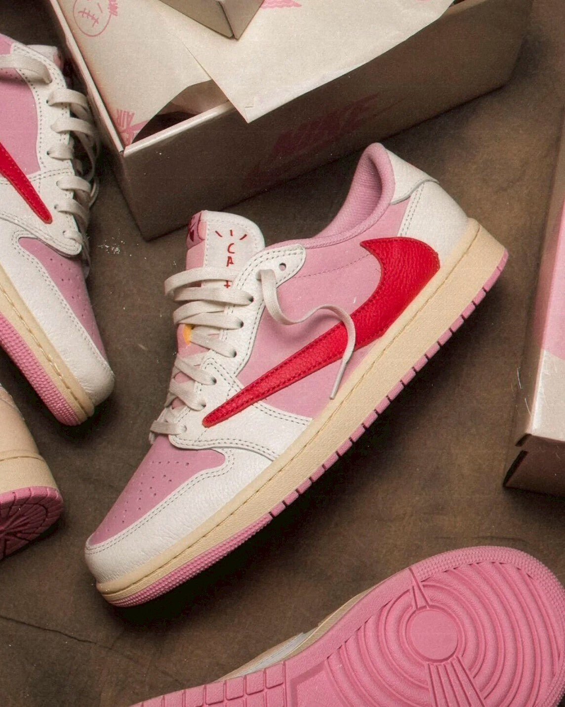 Nike AJ1 x Travis Scott 紅粉倒鉤桃粉色聯名低筒休閒鞋男女鞋 IQ7604-101