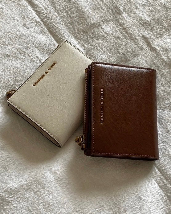 CHARLES & KEITH 小CK 象牙白 巧克力棕 拉鏈短夾 錢包 CK6-10680907