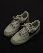 NIKE AIR FORCE 1 LOW 椰奶 米色 黑色 縫線 黑勾 復古 休閑鞋 HQ2037-200