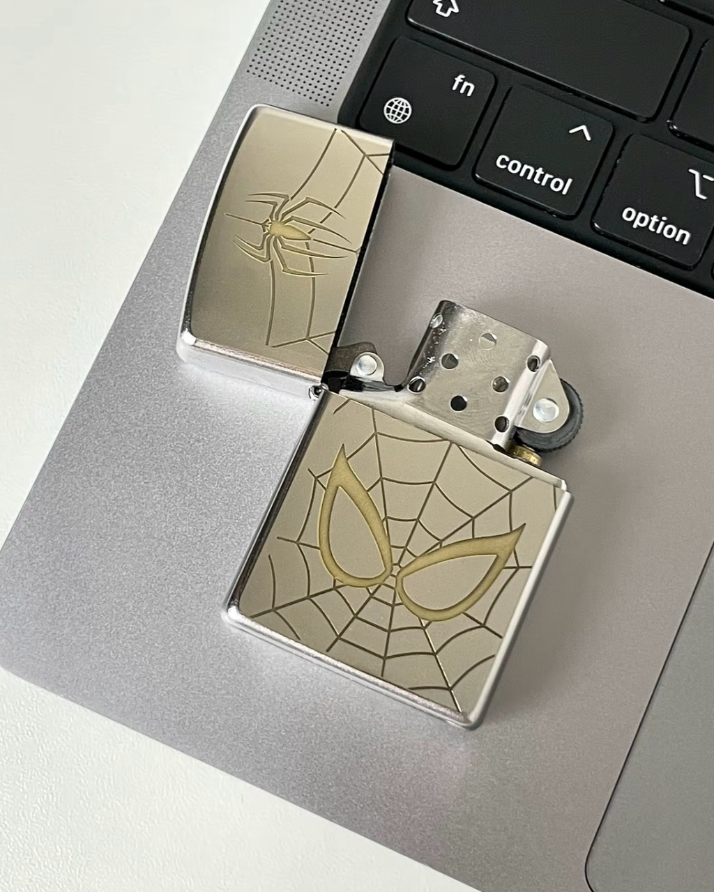 ZIPPO x MARVEL 漫威 蜘蘱人 聯名款 雷射雕刻 煤油打火機 禮盒裝
