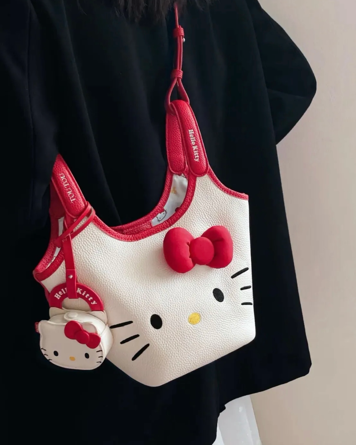 TOUTOU x HELLO KITTY 牛皮菜籃包 水桶包 肩背包 手提包