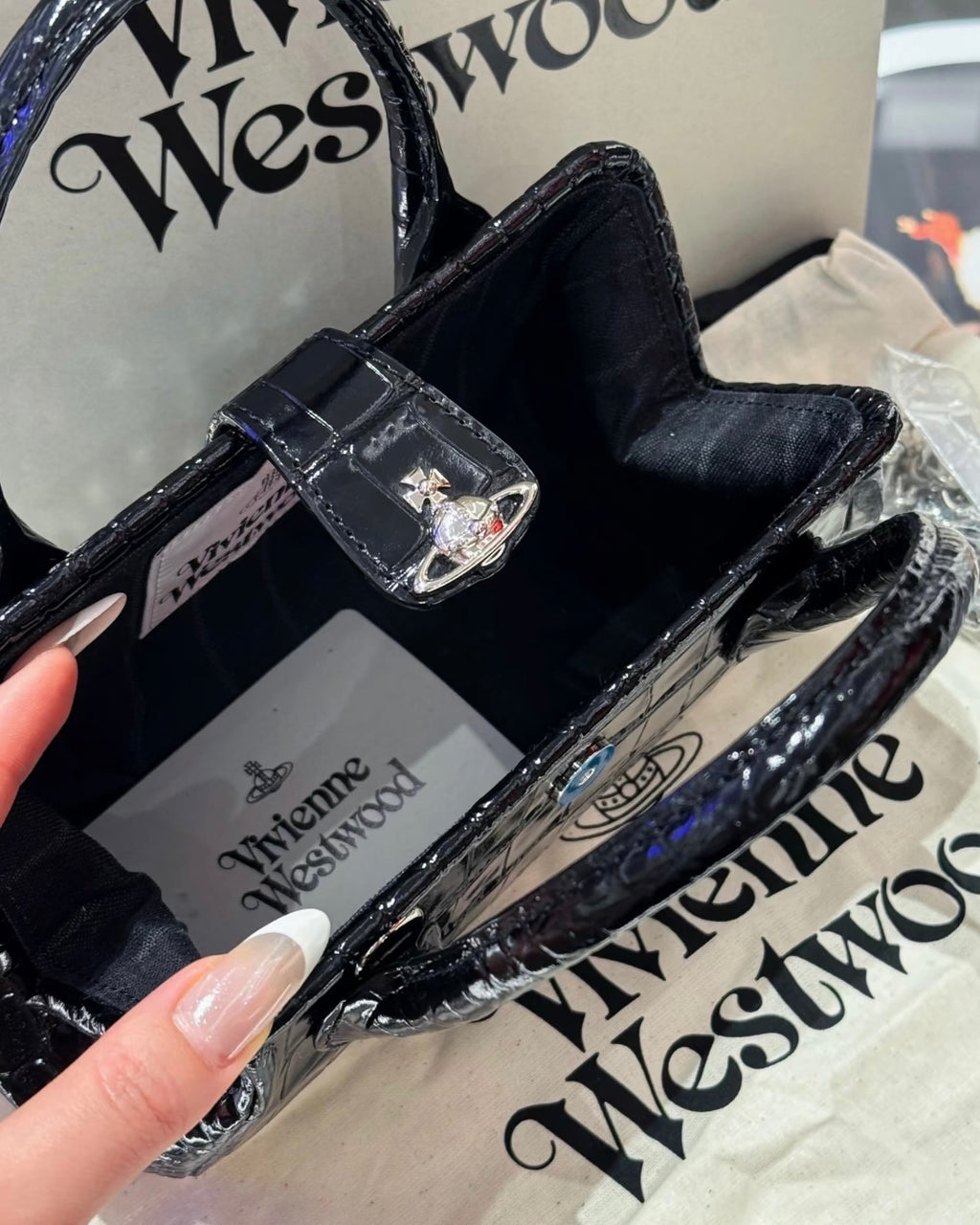 VIVIENNE WESTWOOD Pamela 鱷魚壓紋 波士頒包 手提包 黑色 西太后 薇薇安