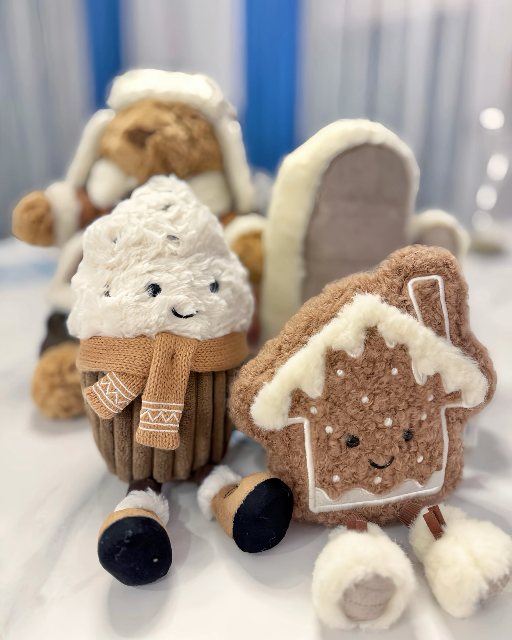 JELLYCAT 洛杉矶限定 巴賽羅熊 金標奶油邦尼兔 毛茅茅手套 圍巾熱可可 薑餅屋