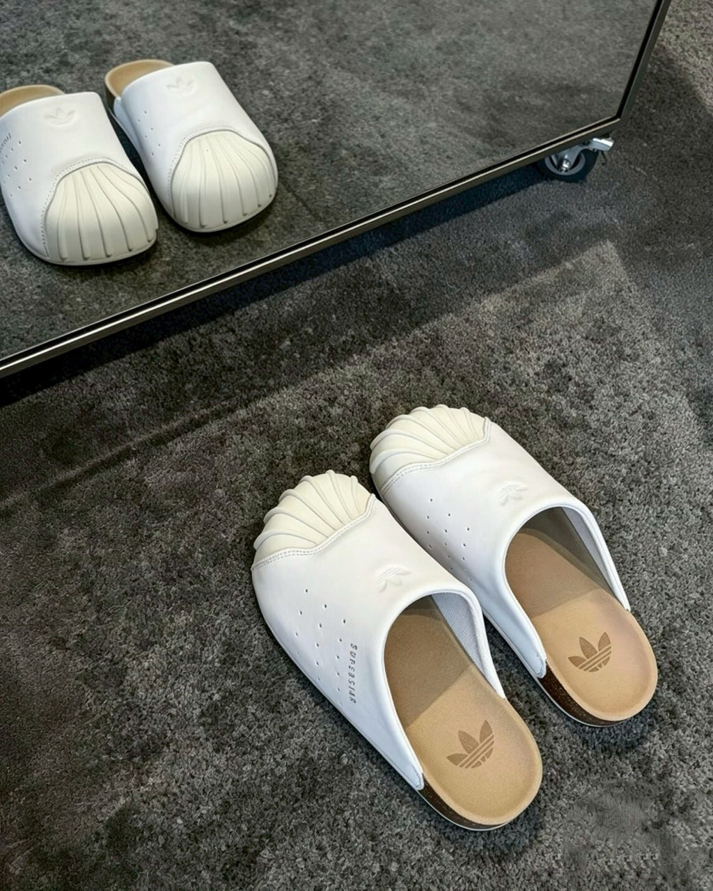 Adidas Original Adimule 白色 貝殼頭 皮革 勃肯鞋 拖鞋 懶人鞋 包頭鞋 LC0412