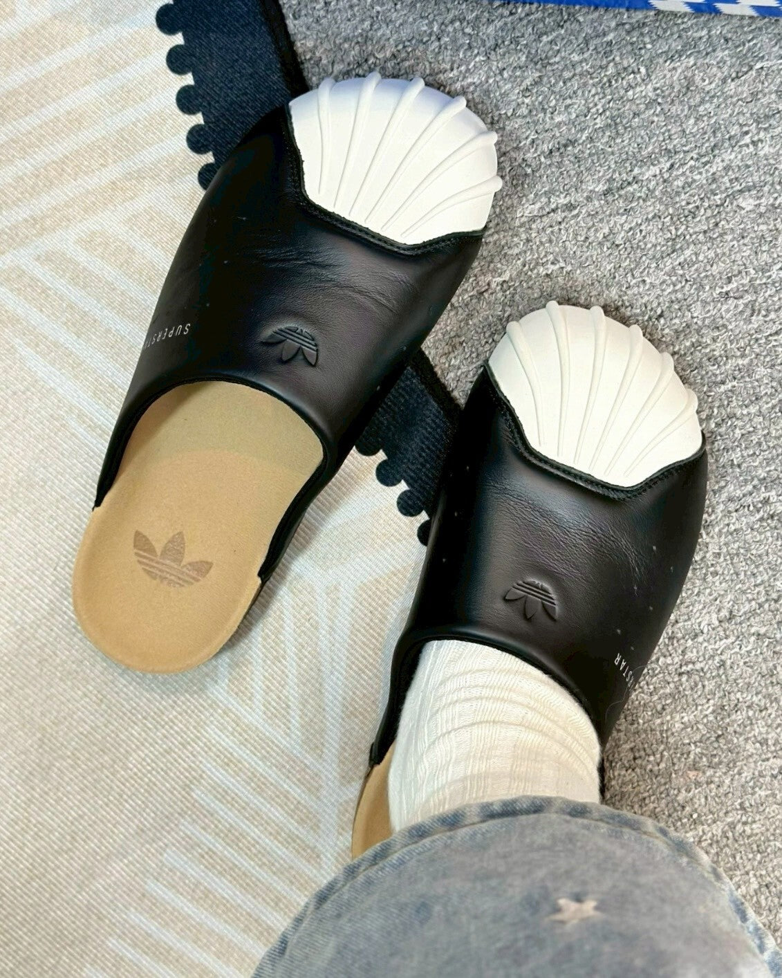 Adidas Original Adimule 黑白撞色貝殼頭皮革勃肯鞋拖鞋懶人鞋包頭鞋男女鞋 LC0411
