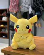 Pokémon × Fragment 皮卡丘毛絨娃娃 38cm｜商品圖片 8