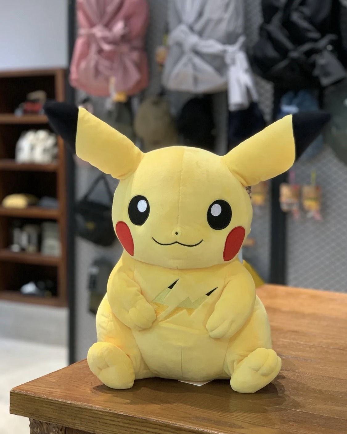 Pokémon × Fragment 皮卡丘毛絨娃娃 38cm｜商品圖片 8