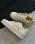 NIKE AIR FORCE 1 檔檬黃 奶油小黃花 低筒休閑鞋 女鞋 IW2348-170