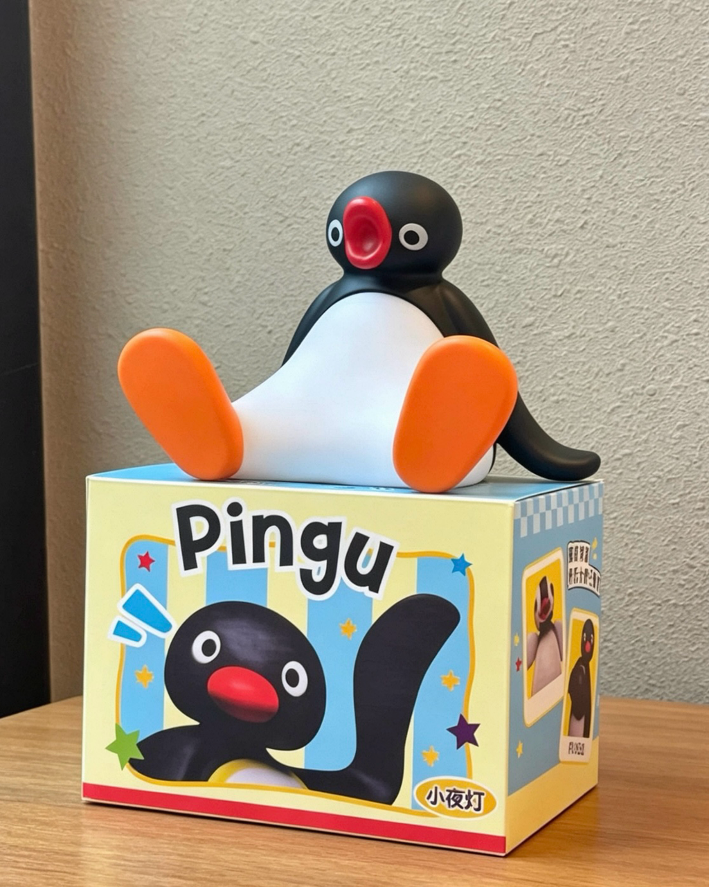 正版授權 PINGU 企鵝家族 坐姿 拍拍燈 小夜燈